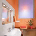 Fliesen & Farben : Handtuchheizkörper Oder Fußbodenheizung Im Bad Badezimmer Dunkle Streichen Farbe Orange Weiße Fliesen Mosaik Badezimmer Streichen Statt Fliesen
