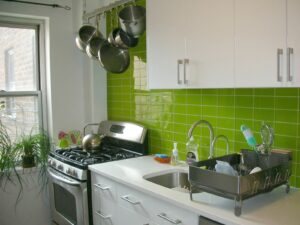 Fliesen & Farben: Moderne Waschtische Oven Granit Countertop Kitchen Green Chair Jug Tile Marmer Cabinet Fugen Im Bad Erneuern