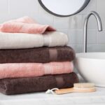 Badezimmer Design : Schwarze Armaturen Im Bad Beige Cream Soft Towel Striped Cotton Luxury Bathroom Bath Colour Schwarze Armaturen Im Bad
