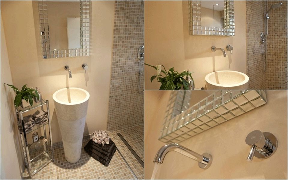 gaestebad standwaschbecken glasmosaik spiegel bodengleiche dusche duschrinne