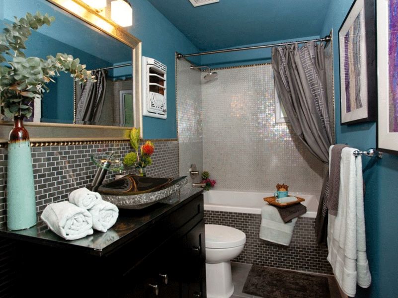 Badezimmer Style : Badezimmer Farbkonzept Badezimmer Petrolblaue Wandfarbe Mosaikfliesen Einbaubadewanne Schwarzer Unterschrank Glasschalenwaschbecken Kleines Badezimmer Mit Dusche Modern Gestalten
