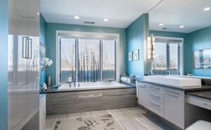 Wohnzimmer Ideen: Badezimmer Farbkonzept Badezimmer Tuerkise Wandfarbe Einbaubadewanne Grosses Fenster Graue Holzoptik Fliesen Ideen Zum Wohnzimmer Streichen