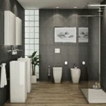 Badezimmer Style : Badezimmer Grundriss Badezimmer Dunkelgraue Grossformatfliesen Holzoptik Boden Standwaschbecken Bidet Glasdusche Badezimmer Grundriss