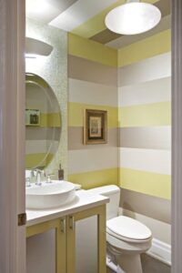 Badezimmer Style: Badezimmer Im Landhausstil Gaestebad Gelb Graue Querstreifen Wandfarbe Mosaikfliesen Runder Spiegel Badezimmer Im Landhausstil Einrichten Badezimmer Style: Badezimmer Im Landhausstil Gaestebad Gelb Graue Querstreifen Wandfarbe Mosaikfliesen Runder Spiegel Badezimmer Im Landhausstil Einrichten