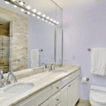 Badezimmer Design : Badezimmer Streichen Kosten Badezimmer Flieder Wandfarbe Doppelwaschtisch Steinoptik Duschbereich Spiegelleuchten Badezimmer Streichen Kosten