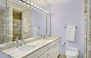 Badezimmer Design : Badezimmer Streichen Kosten Badezimmer Flieder Wandfarbe Doppelwaschtisch Steinoptik Duschbereich Spiegelleuchten Badezimmer Streichen Kosten