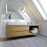Badezimmer Design : Badezimmer Streichen Kosten Dachschraegenbad Holzwaschtisch Aufsatzwaschbecken Dachfenster Grosser Spiegel Badezimmer Streichen Kosten