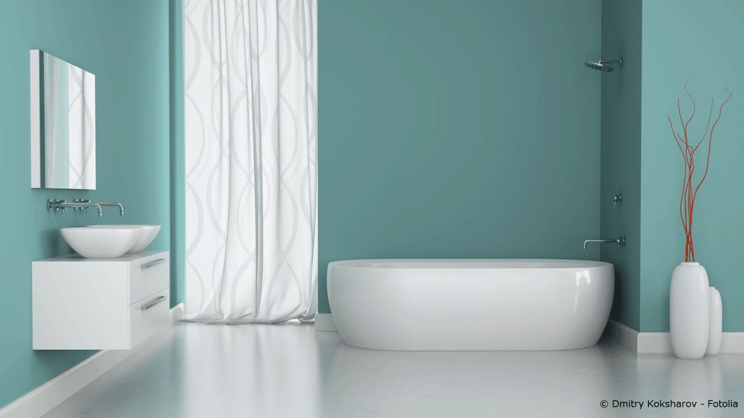 badezimmer tuerkise wandfarbe freistehende badewanne duschvorhang doppelwaschbecken