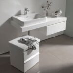Küchen Design : Badsanierung Kosten Und Ideen Badezimmer Weisser Aufsatzwaschtisch Schwebender Unterschrank Hocker Grosse Bodenfliesen Küchenrückwand