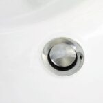 Badezimmer Style : Badsanierung Kosten Und Ideen Nahaufnahme Waschbecken Ablaufstopfen Chrom Weisse Keramik Badezimmer Dekorieren