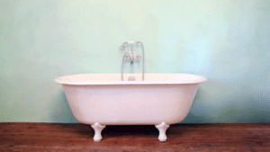 Moderne Küchen : Freistehende Badewanne Im Kleinen Bad Badezimmer Hellgruene Wandfarbe Freistehende Badewanne Fuessen Holzboden Küche Mit Theke Planen Moderne Küchen: Freistehende Badewanne Im Kleinen Bad Badezimmer Hellgruene Wandfarbe Freistehende Badewanne Fuessen Holzboden Küche Mit Theke Planen