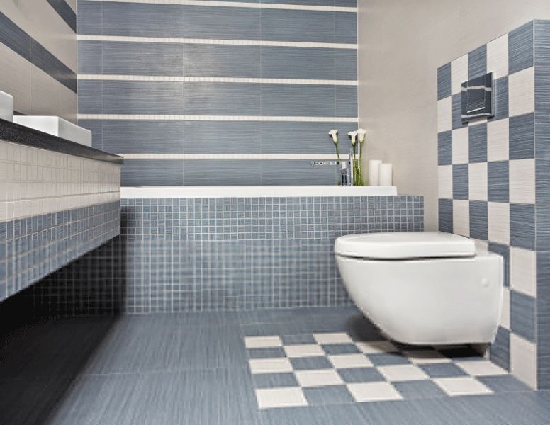 badezimmer blaugraue streifenfliesen schachbrettmuster wand haengendes wc