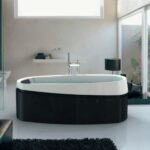 Moderne Küchen : Graue Fliesen Im Bad Kombinieren Badezimmer Schwarz Weisse Ovale Badewanne Panoramafenster Dunkelgruener Akzent Küche Mit Theke Planen