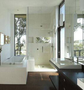 Badezimmer Style : Handtuchheizkorper Oder Fussbodenheizung Badezimmer Glasdusche Badewanne Grosses Fenster Dunkler Holzboden Kleines Bad Mit Dachschräge Einrichten Badezimmer Style: Handtuchheizkorper Oder Fussbodenheizung Badezimmer Glasdusche Badewanne Grosses Fenster Dunkler Holzboden Kleines Bad Mit Dachschräge Einrichten