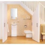 Badezimmer Style : Kleines Bad Mit Dachschrage Gaeste Wc Unter Der Treppe Mit Beigen Fliesen Und Weissen Tueren Kleines Bad Mit Dachschräge Einrichten