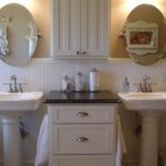 Badezimmer Style : Kleines Bad Renovieren Doppelwaschtisch Mit Standwaschbecken Und Weissem Mittelschrank Kleines Bad Renovieren