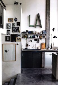 Küchen Design : Kuche Im Landhausstil Einrichten Loftkueche Mit Betonboden Und Bilderwand Küche Im Landhausstil Einrichten