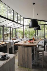 Moderne Küchen : Kuche Mit Kochinsel Planen Gewaechshauskueche Mit Glasfassade Und Holzinsel Küche Mit Kochinsel Planen