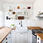 Moderne Küchen : Kuche Mit Theke Planen Kleine Weisse Kueche Mit Holzarbeitsplatte Und Bauernspuele Küche Mit Theke Planen Moderne Küchen : Kuche Mit Theke Planen Kleine Weisse Kueche Mit Holzarbeitsplatte Und Bauernspuele Küche Mit Theke Planen