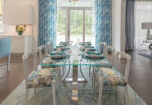 Badezimmer Style: L Kuche Planen Esszimmer Glastisch Weisse Stuhle Blaue Vorhange Terrassentur Handtuchheizkörper Oder Fußbodenheizung Im Bad?