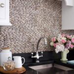 Badezimmer Style : Moderne Waschtische Kieselstein Ruckwand Schwarze Arbeitsplatte Spule Blumenvase Badezimmer Grundriss