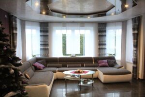Wohnzimmer Ideen: Moderne Wohnzimmer Deko Ideen Graues Wohnzimmer Wohnlandschaft Panoramafenster Spiegeldecke Moderne Wohnzimmer Deko Ideen