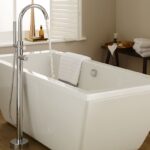 Ratgeber : Platzsparende Badewanne Freistehende Badewanne Standarmatur Handbrause Holzboden Küchenplanung Fehler Beheben Ratgeber : Platzsparende Badewanne Freistehende Badewanne Standarmatur Handbrause Holzboden Küchenplanung Fehler Beheben