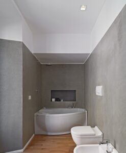 Badezimmer Style: Wellness Bad Zu Hause Gestalten Wellness Bad Graues Badezimmer Mit Eckbadewanne Und Holzboden Badezimmer Grundriss